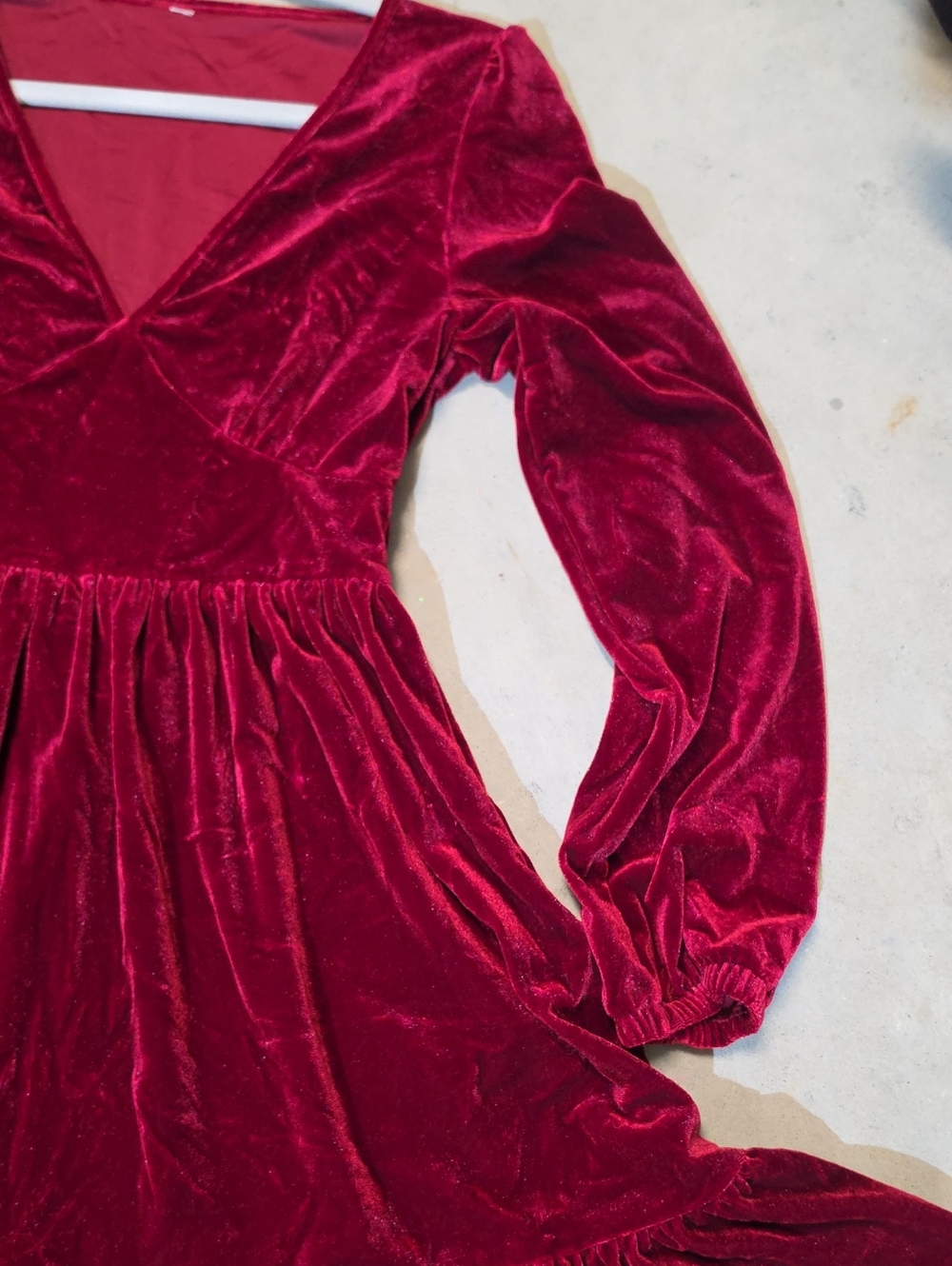 Nwt HALARA Burgundy Velvet Long Sleeve V-Neck Dress - Picture 4 of 5